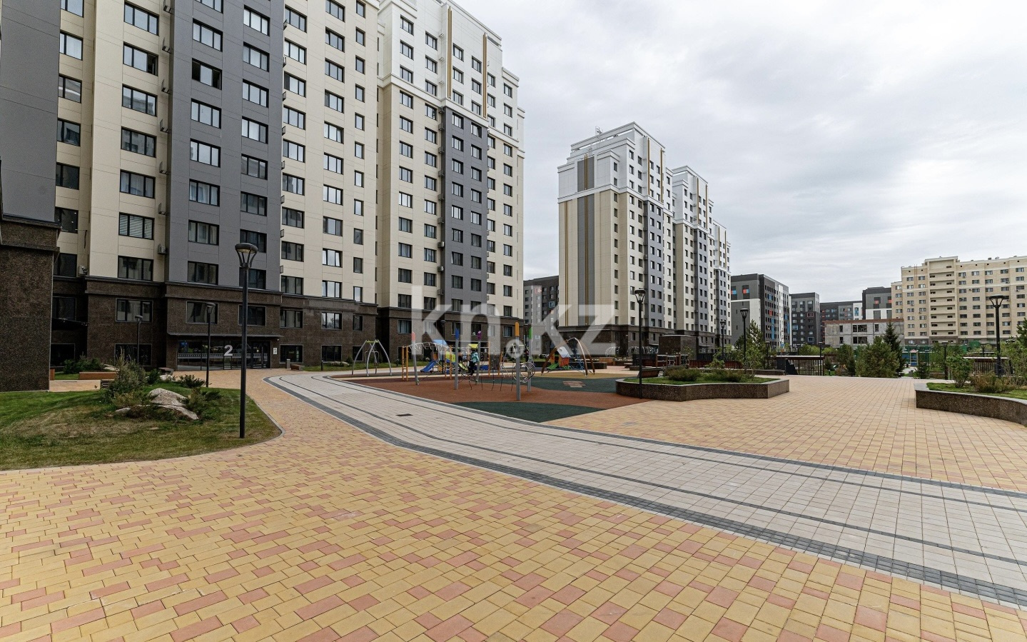 Продажа 4-комнатной квартиры, 92 м², ул. Туркестан, дом  28 в Астане - фото 7