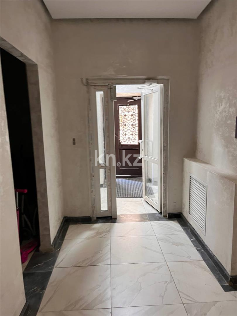 Продажа 3-комнатной квартиры, 90 м², ул. Муканова в Караганде - фото 24