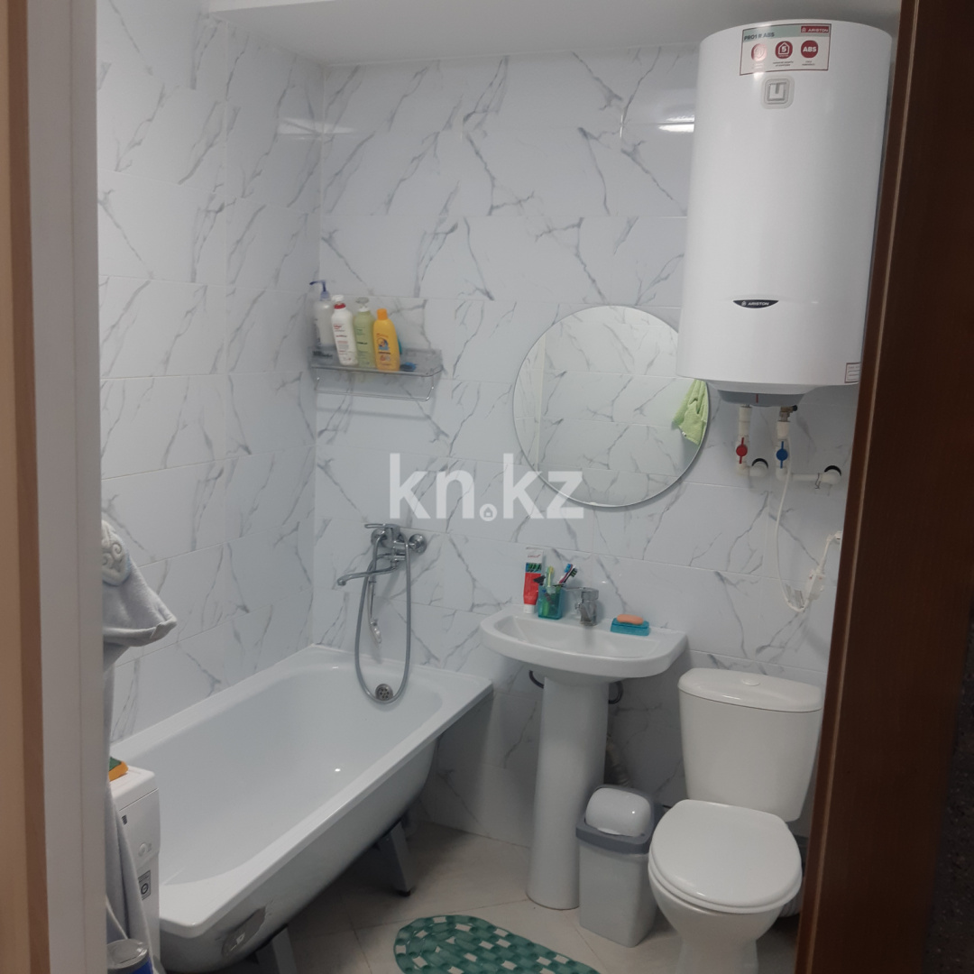 Продажа 2-комнатной квартиры, 64 м², пр. Республики, дом  4/1 - Продажа  двухкомнатных квартир в Караганде фото 3 из 15