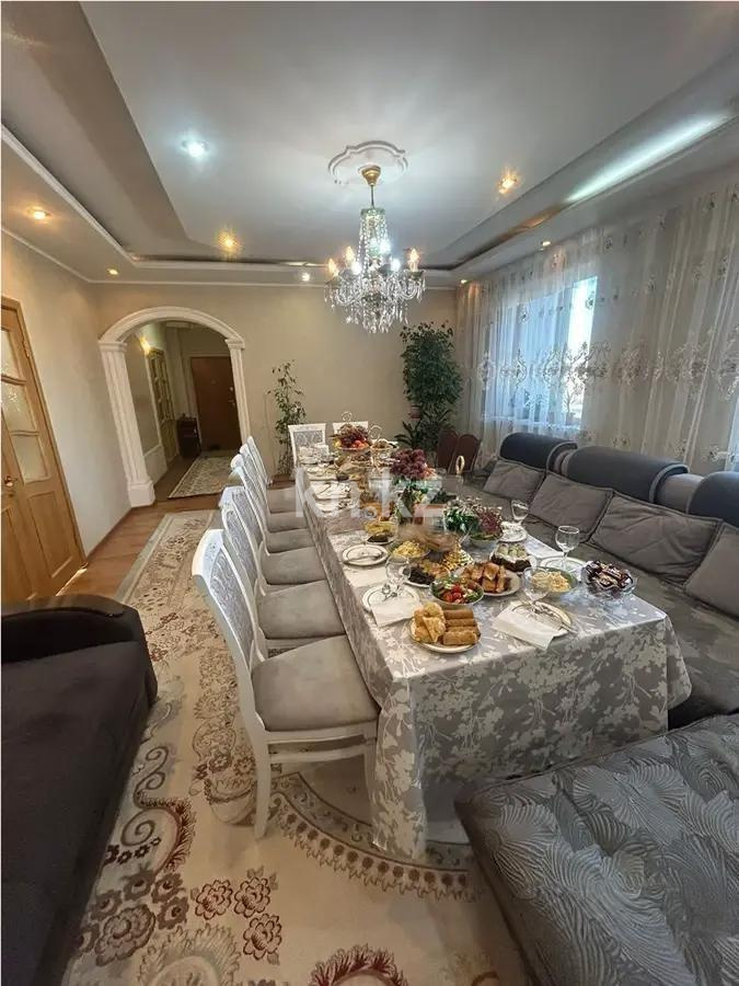 Продажа 3-комнатной квартиры, 68 м², ул. Жумалиева, дом  76 - Продажа квартир в Алматы фото 1 из 6
