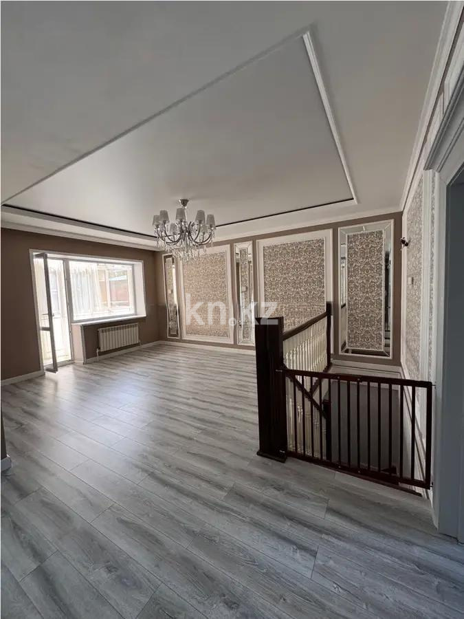 Продажа 6-комнатной квартиры, 250 м², ул. Муканова, дом  59в - Продажа  пятикомнатных квартир в Караганде без посредников фото 1 из 12