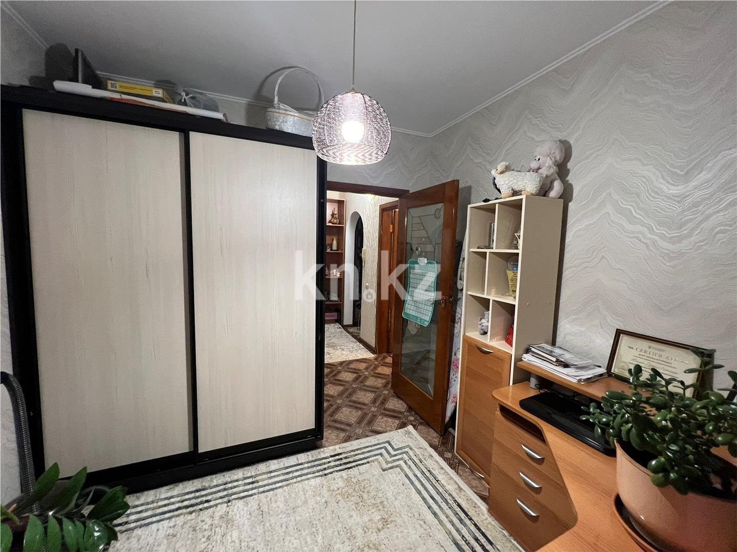 Продажа 4-комнатной квартиры, 76 м², мкр-н Степной-4, дом  29 - Продажа  четырехкомнатных квартир в Караганде фото 6 из 19
