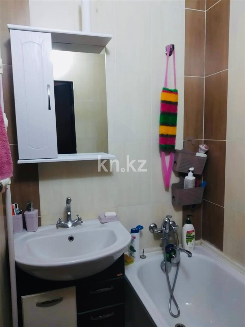 Продажа 3-комнатной квартиры, 68 м², ул. Университетская, дом  19 - Продажа квартир в Караганде фото 11 из 13