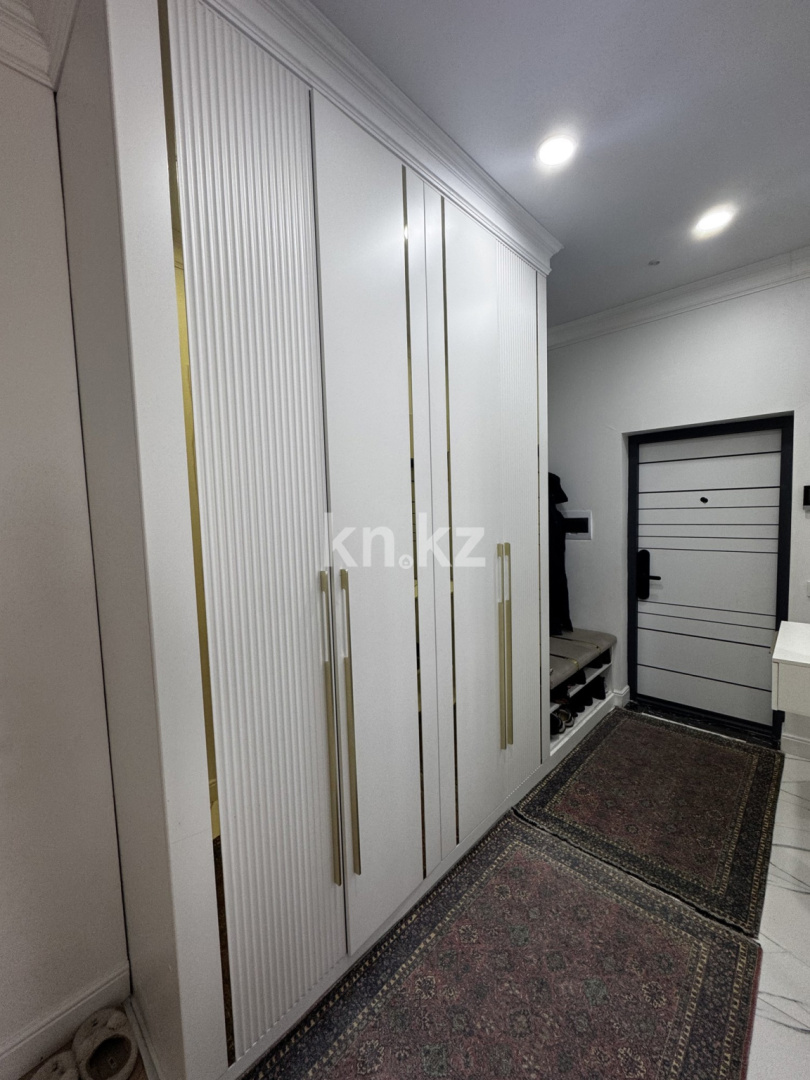 Продажа 3-комнатной квартиры, 111 м², ул. Утеген батыра в Алматы - фото 30