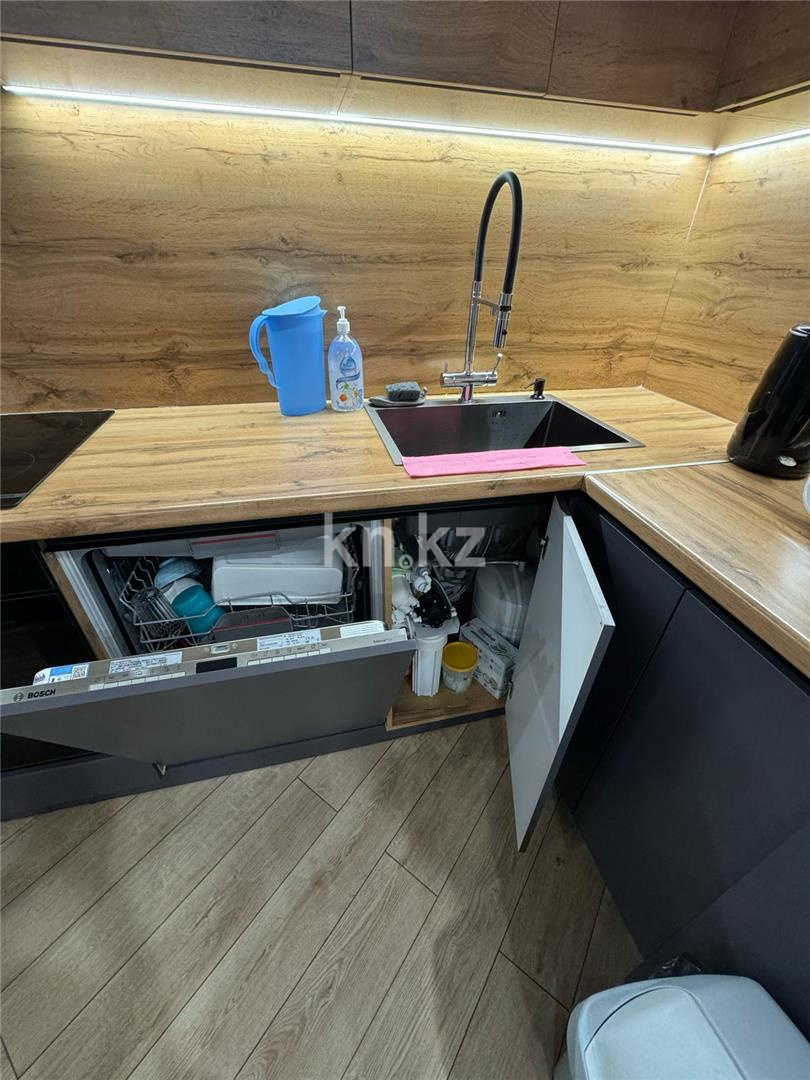 Продажа 4-комнатной квартиры, 103 м², пр. Республики, дом  участок 1/7 - Продажа  четырехкомнатных квартир в Караганде фото 6 из 22