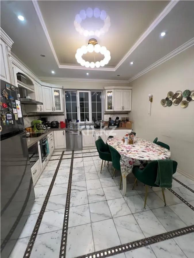 Продажа 4-комнатной квартиры, 210 м², ул. Иманова - Продажа квартир в Астане фото 1 из 10
