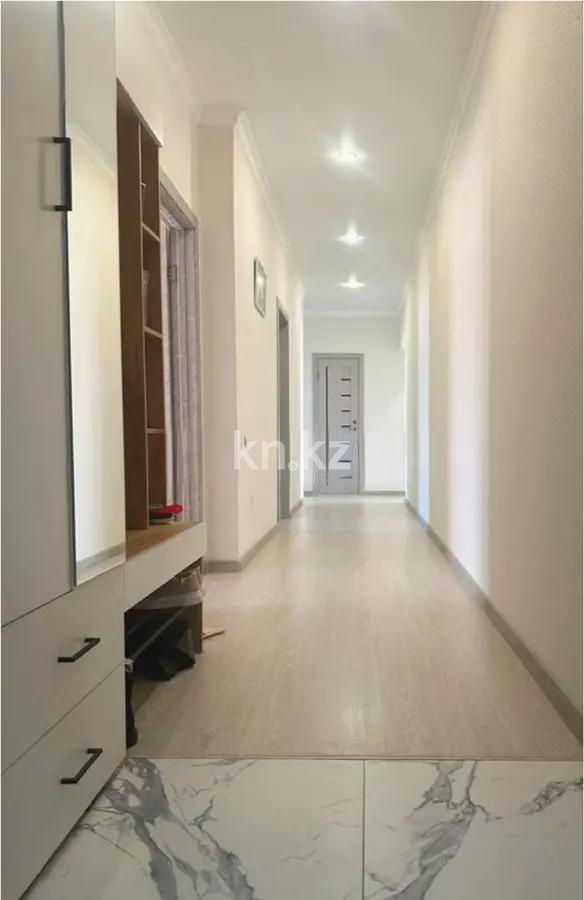 Продажа 3-комнатной квартиры, 82 м², ул. Муканова, дом  82 - Продажа  трехкомнатных квартир в Караганде без посредников с фото фото 1 из 4