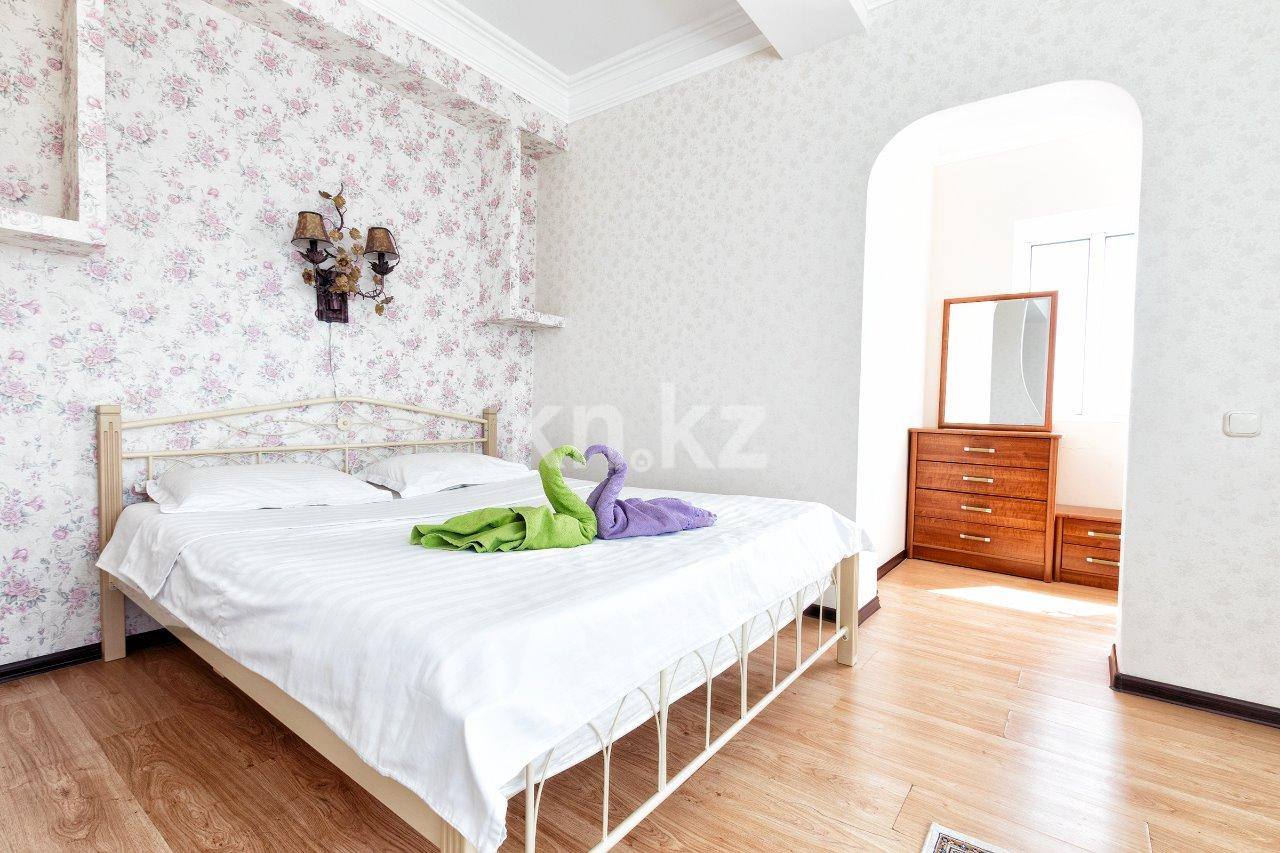 Аренда 2-комнатной квартиры посуточно, 70 м², ул. Достык, дом  5/2 - ул. Сауран в Астане - фото 4