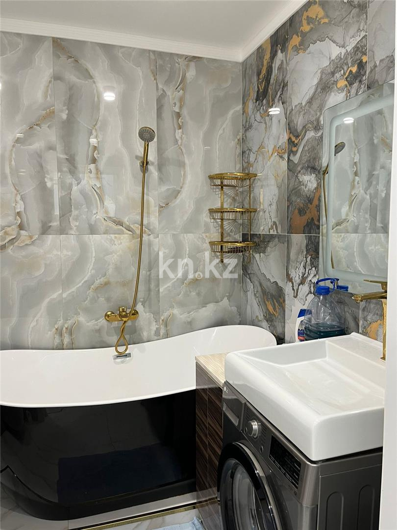 Продажа 4-комнатной квартиры, 106 м², ул. Дюсембекова - Продажа  четырехкомнатных квартир в Караганде фото 14 из 22