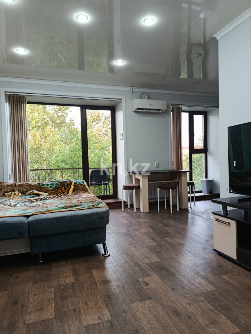 Аренда 1-комнатной квартиры, 36 м² - Аренда однокомнатных квартир помесячно в Караганде фото 1 из 9