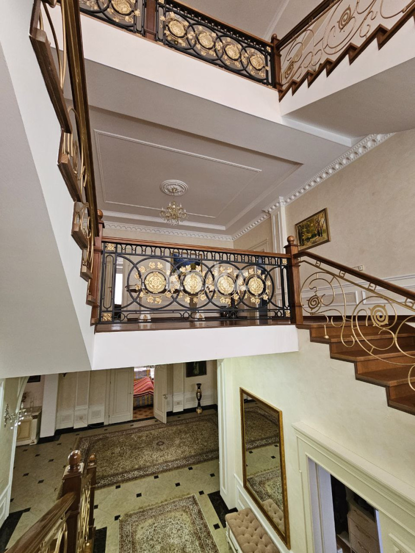 Продажа 9-комнатного дома, 1450 м², ул. Бейсеуова - Продажа домов, коттеджей в Алматы фото 3 из 19