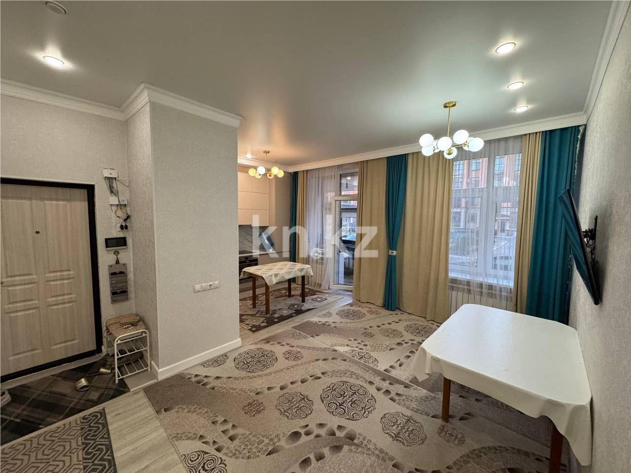 Продажа 3-комнатной квартиры, 74 м², ул. Гоголя, дом  56/1 - Продажа квартир в Караганде фото 1 из 9