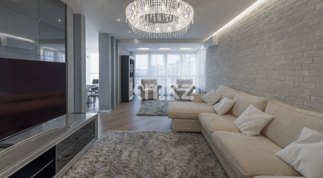 Аренда 3-комнатной квартиры посуточно, 98 м², ул. Кунаева, дом  14/1 - ул. Туркестан - Аренда квартир посуточно в Астане без посредников фото 1 из 8