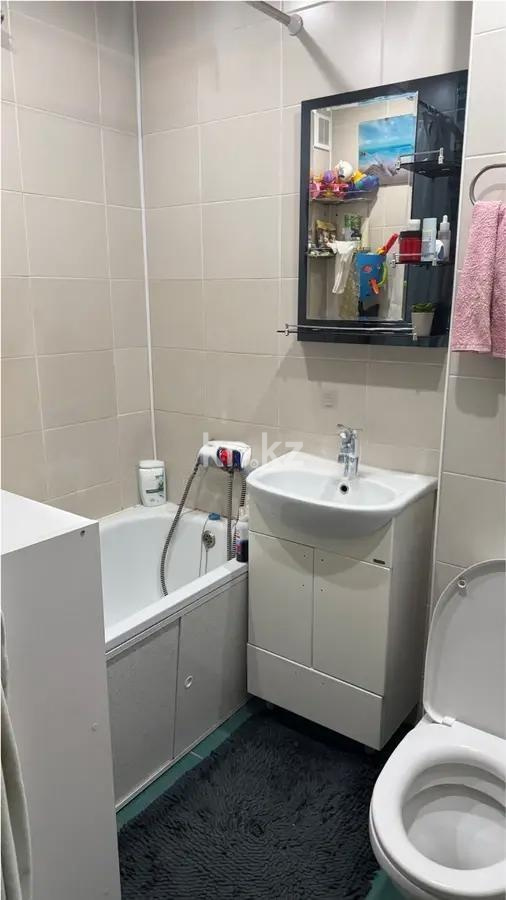 Продажа 3-комнатной квартиры, 60 м², мкр-н 4, дом  3 в Алматы - фото 7