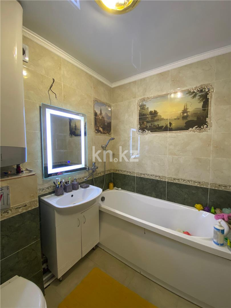 Продажа 4-комнатной квартиры, 95 м², ул. Сарыарка, дом  6 - Продажа  четырехкомнатных квартир в Караганде фото 8 из 13