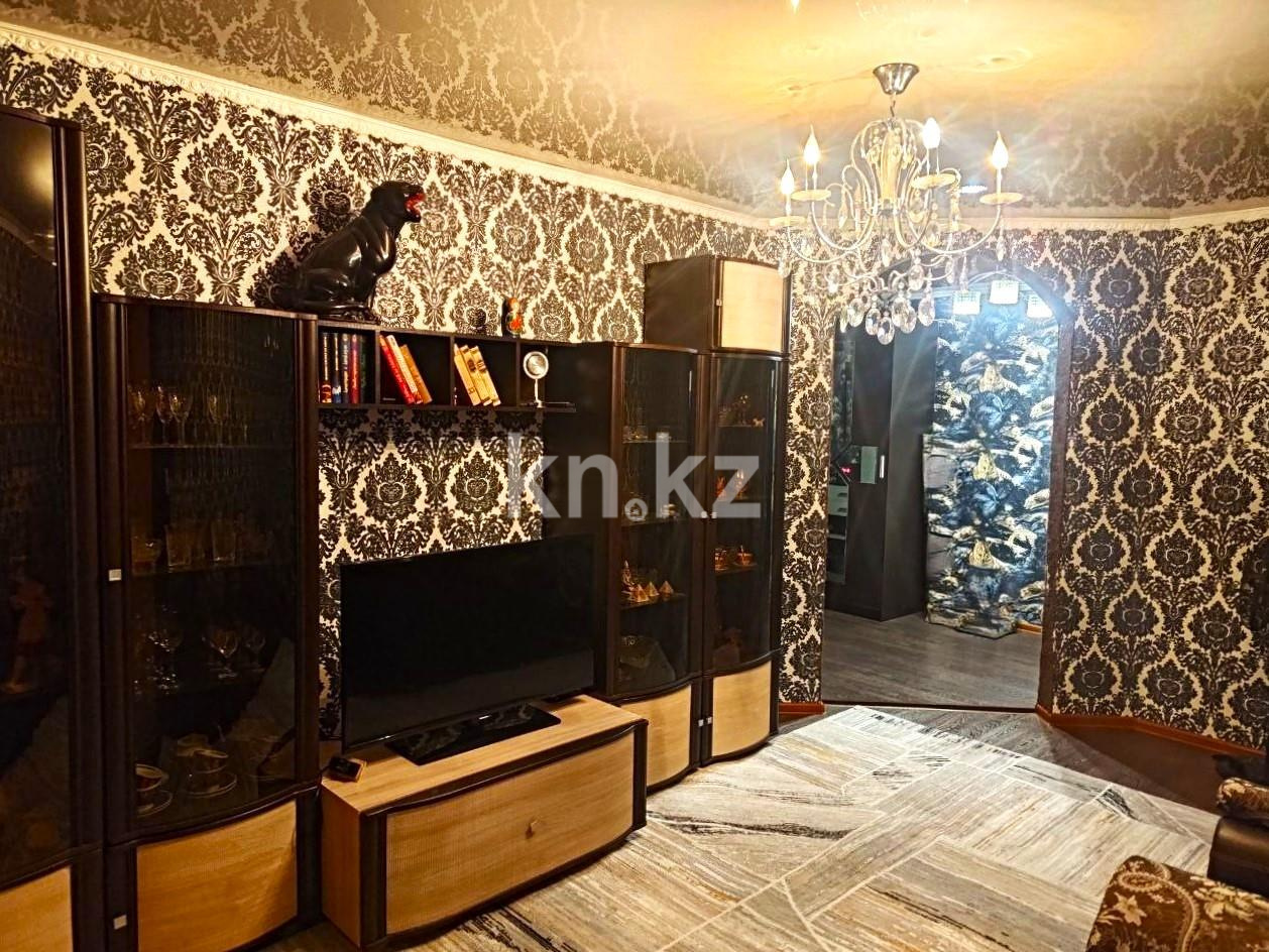 Продажа 3-комнатной квартиры, 63 м², ул. Мирная, дом  18 - Продажа квартир в Караганде фото 1 из 15