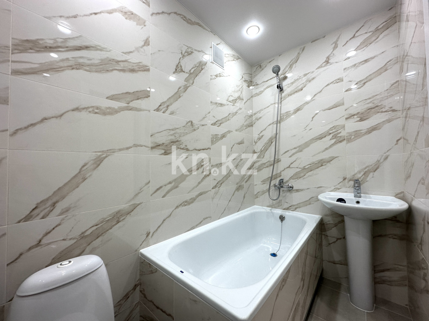 Аренда 1-комнатной квартиры посуточно, 1 м², ул. Жамбыла Жабаева, дом  170 - Аренда квартир посуточно в Петропавловске фото 8 из 8