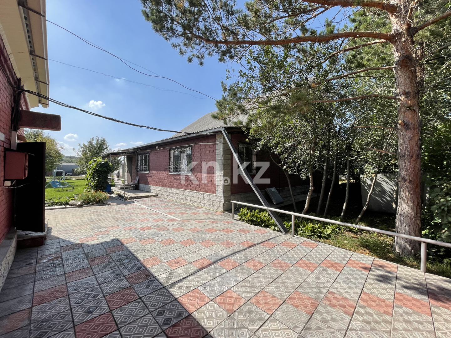 Продажа 4-комнатного дома, 140 м², ул. Ярославская, дом  109 - Продажа домов, коттеджей в Казахстане фото 1 из 32