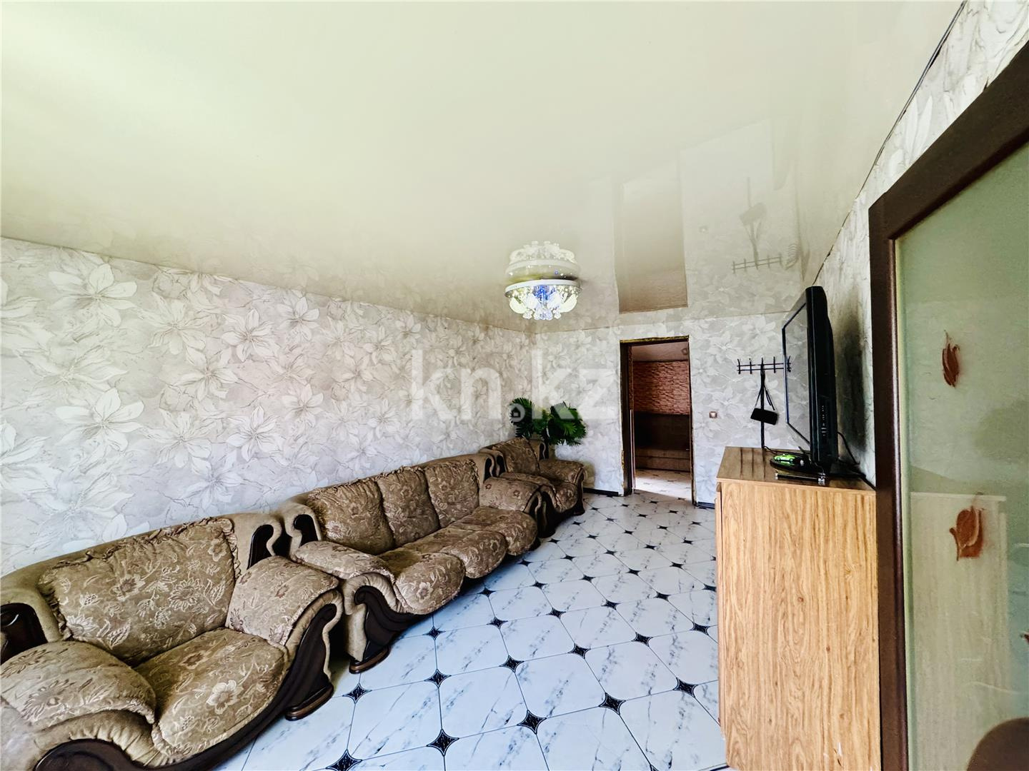 Продажа 3-комнатного дома, 63 м², ул. Гладкова, дом  7 - Продажа  трехкомнатных домов, коттеджей в Караганде фото 1 из 13