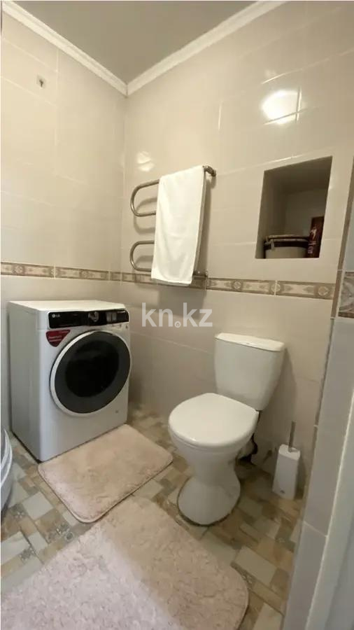 Продажа 2-комнатной квартиры, 43 м², мкр. Аксай-5, дом  25 - Продажа квартир в Казахстане фото 2 из 3