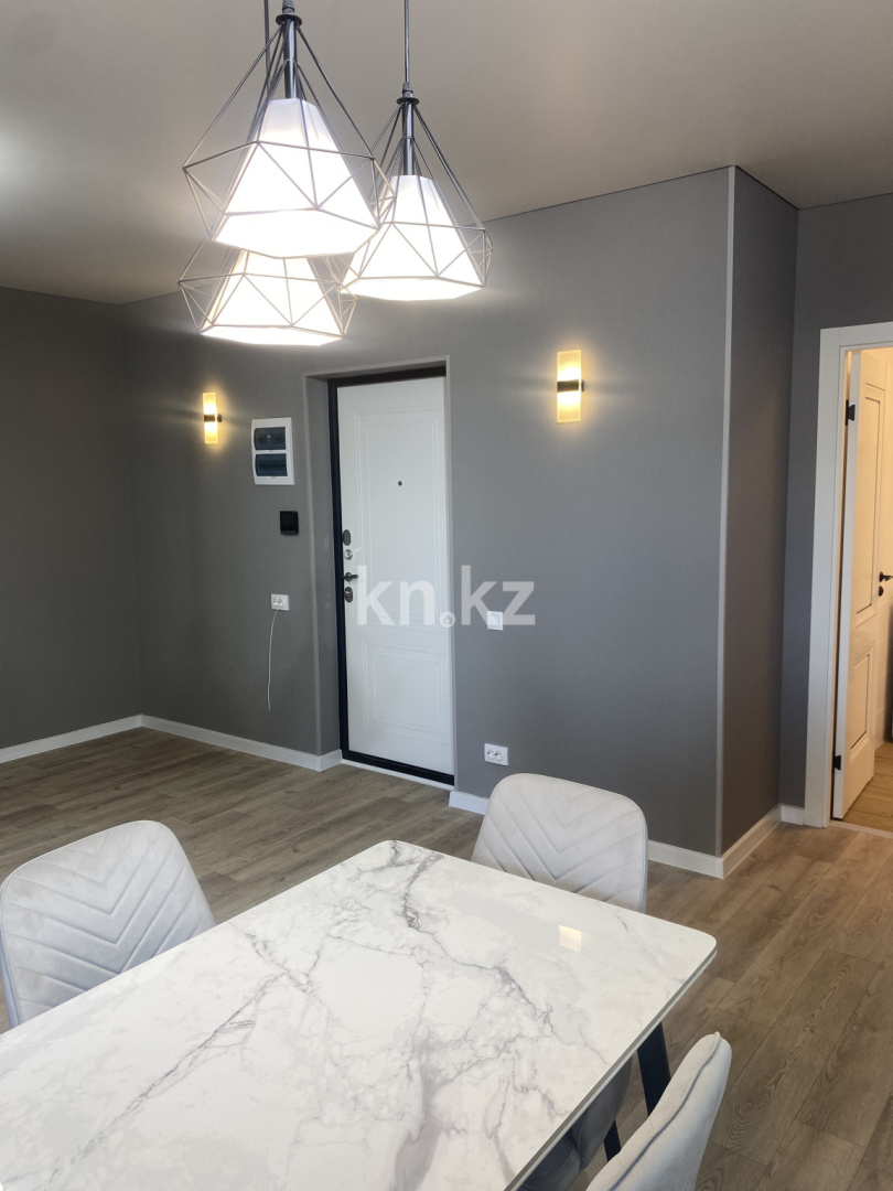 Продажа 2-комнатной квартиры, 42.8 м², ул. Муканова, дом  78 - Продажа квартир в Караганде фото 1 из 9
