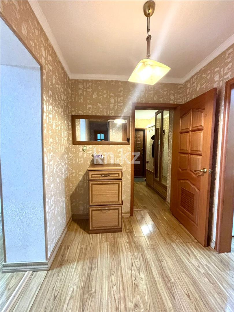 Продажа 3-комнатной квартиры, 59 м², ул. Аманжолова, дом  71 в Караганде - фото 14