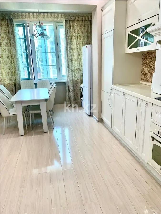 Продажа 2-комнатной квартиры, 60 м², пр. Абая, дом  150/230 в Алматы - фото 2
