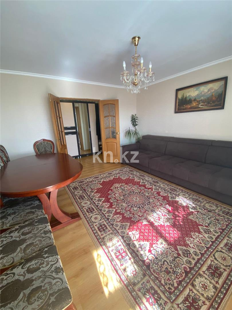 Продажа 4-комнатной квартиры, 80 м², пр. Республики - Продажа  четырехкомнатных квартир в Караганде фото 2 из 13