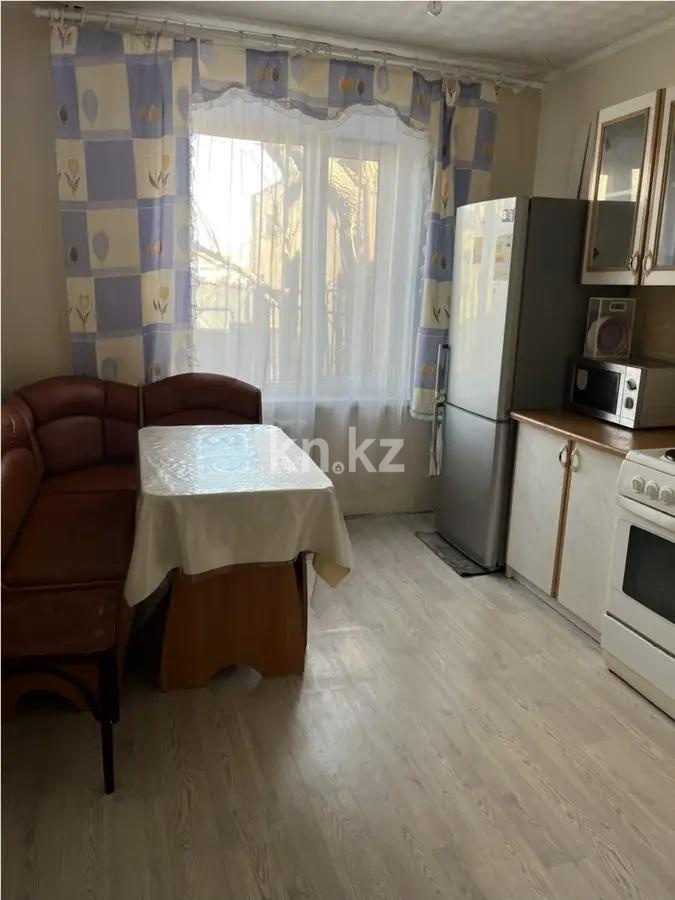 Продажа 1-комнатной квартиры, 40 м², мкр-н Степной-4, дом  8 - Продажа  однокомнатных квартир в Караганде фото 2 из 5