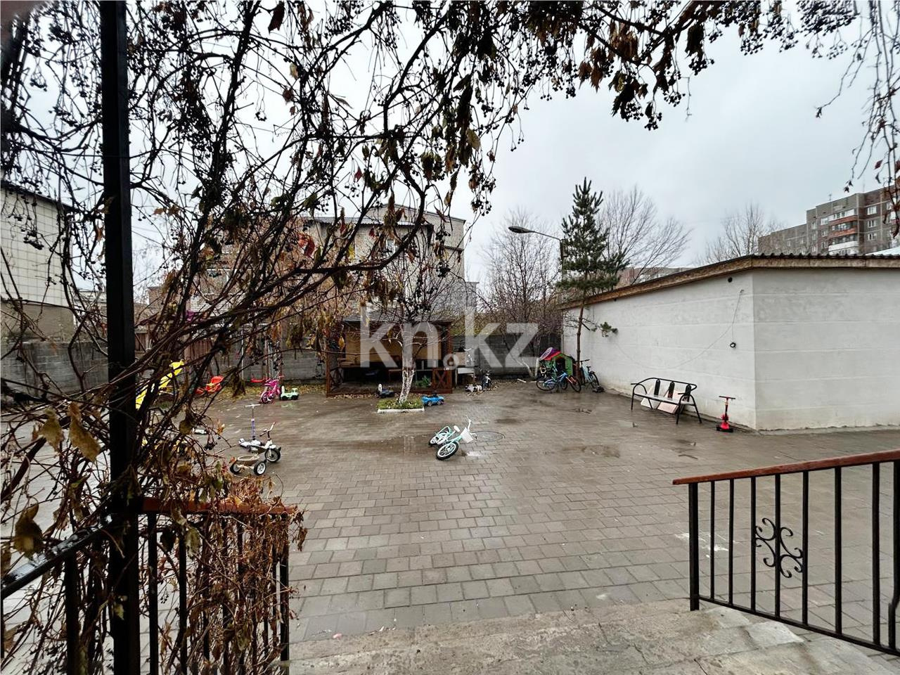 Продажа 3-комнатной квартиры, 95 м², ул. Муканова в Караганде - фото 14