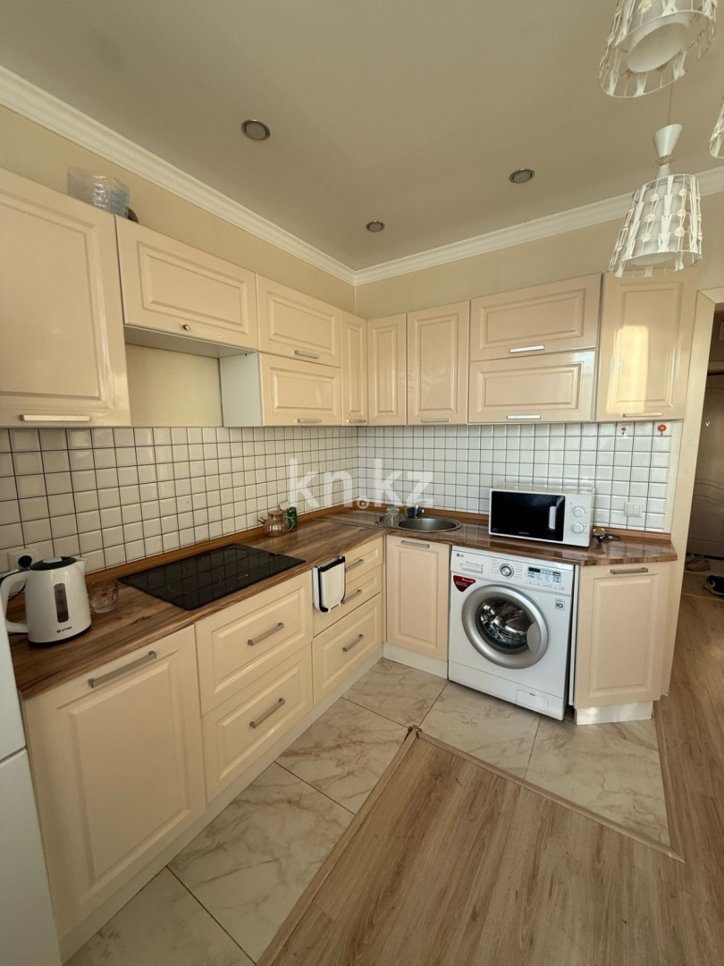 Аренда 1-комнатной квартиры, 37 м², ул. Кайсенова, дом  2 - пр. Улы Дала в Астане