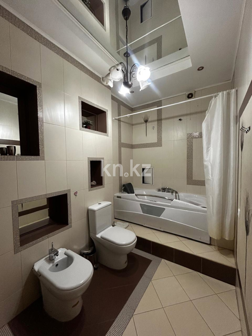 Аренда 2-комнатной квартиры, 77.5 м², пр. Абылай хана, дом  92 - Аренда  двухкомнатных квартир помесячно в Алматы с фото фото 2 из 16