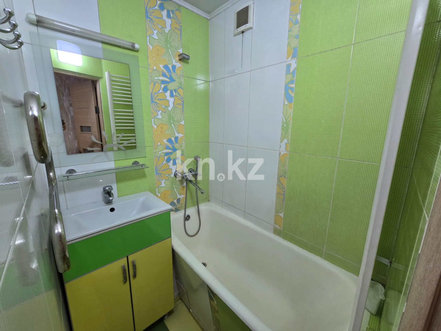 Продажа 3-комнатной квартиры, 59.3 м², мкр-н Аксай-2 в Алматы - фото 11