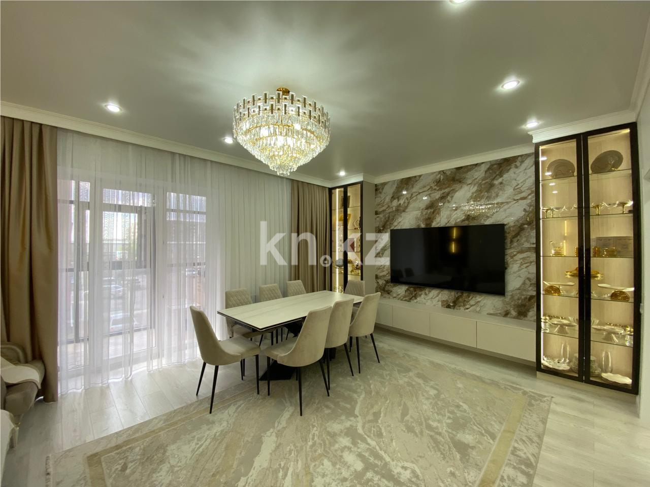 Продажа 3-комнатной квартиры, 107 м², ул. Муканова - Продажа  трехкомнатных квартир в Караганде фото 1 из 18