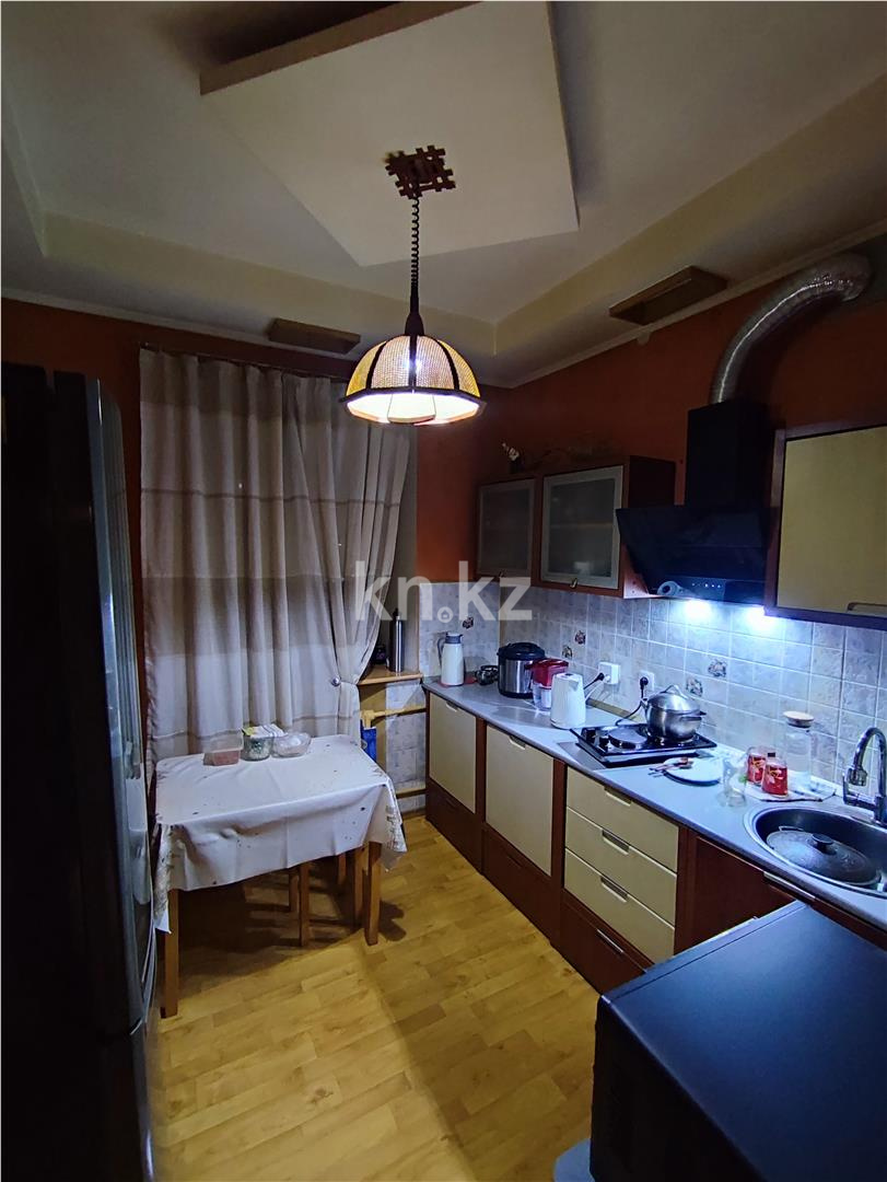 Продажа 3-комнатной квартиры, 76 м², ул. Мустафина - Продажа квартир в Караганде с фото фото 7 из 16