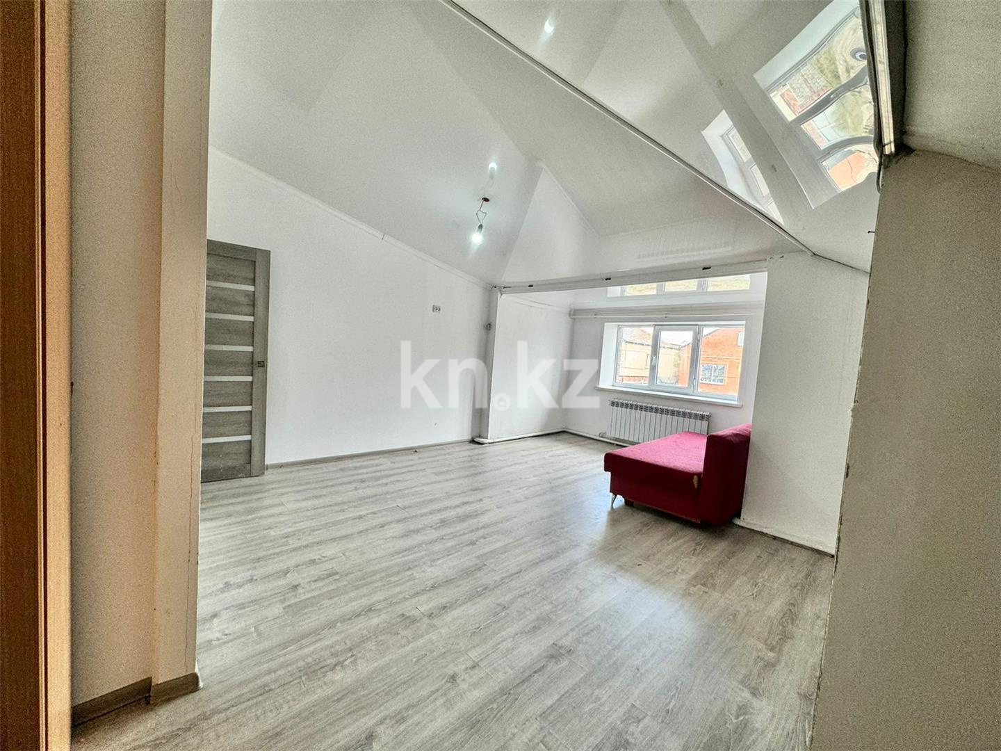 Продажа 6-комнатного дома, 260 м², ул. Ондасынова в Караганде - фото 11