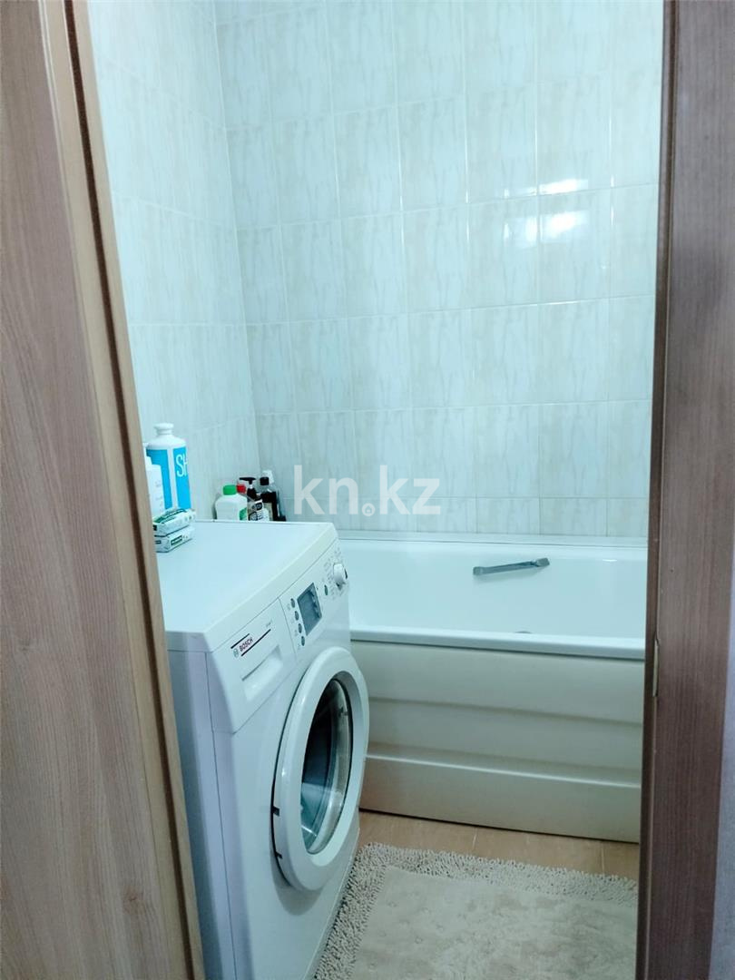 Продажа 3-комнатной квартиры, 63 м², мкр-н Восток-3 в Караганде - фото 10