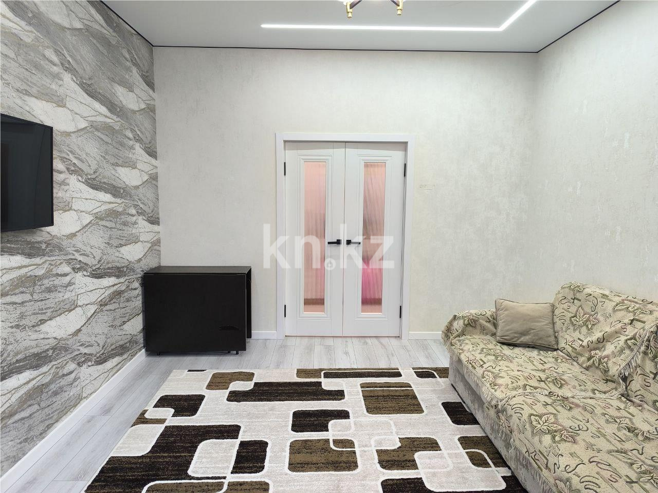 Продажа 3-комнатной квартиры, 89 м², ул. Букетова, дом  3/4 в Караганде - фото 3