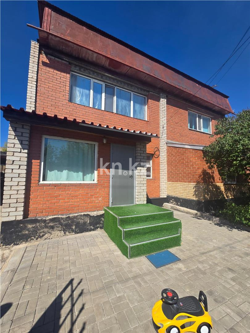 Продажа 4-комнатного дома, 111.6 м², ул. Сейфуллина - Продажа домов, коттеджей в Казахстане фото 1 из 18