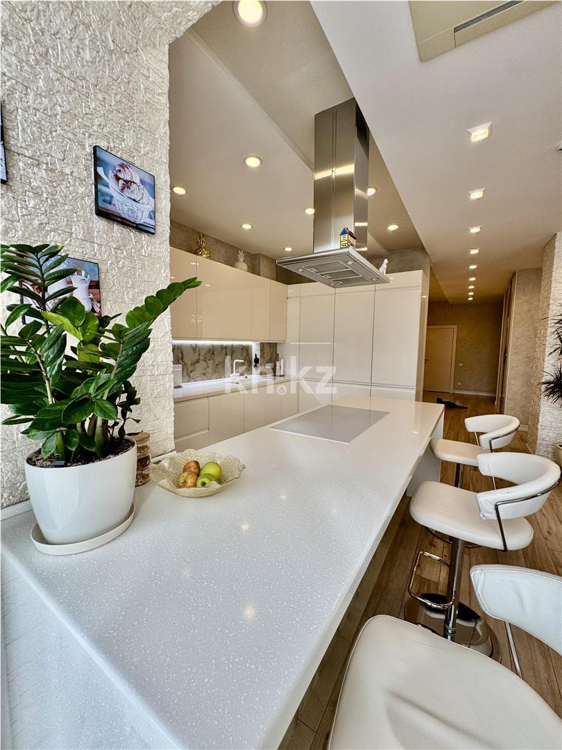 Продажа 4-комнатной квартиры, 198 м², ул. Ботаническая, дом  12/12 в Караганде - фото 17