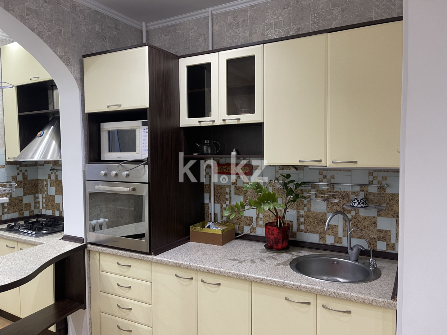 Аренда 2-комнатной квартиры, 66 м², Ислама Каримова, дом  52 - ул. Толе би - Аренда квартиры помесячно в Алматы фото 7 из 27