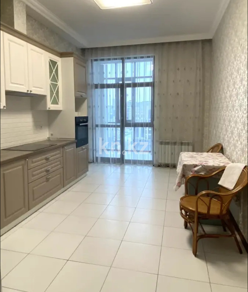 Аренда 4-комнатной квартиры, 180 м², пр. Мангилик Ел, дом  28 в Астане - фото 3