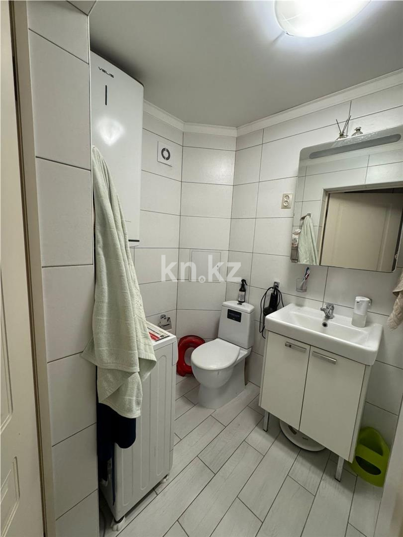 Продажа 3-комнатной квартиры, 61 м², ул. Аманжолова - Продажа  трехкомнатных квартир в Караганде с фото фото 16 из 17