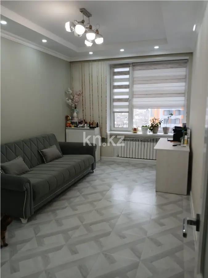 Продажа 3-комнатной квартиры, 70 м², ул. Сатпаева, дом  90/54 - Продажа квартир в Казахстане фото 1 из 6