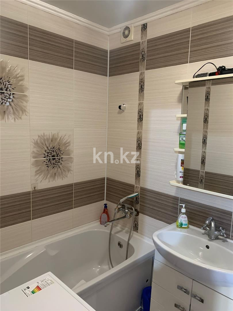 Продажа 3-комнатной квартиры, 50 м², пр. Бухар-жырау, дом  67 в Караганде - фото 11