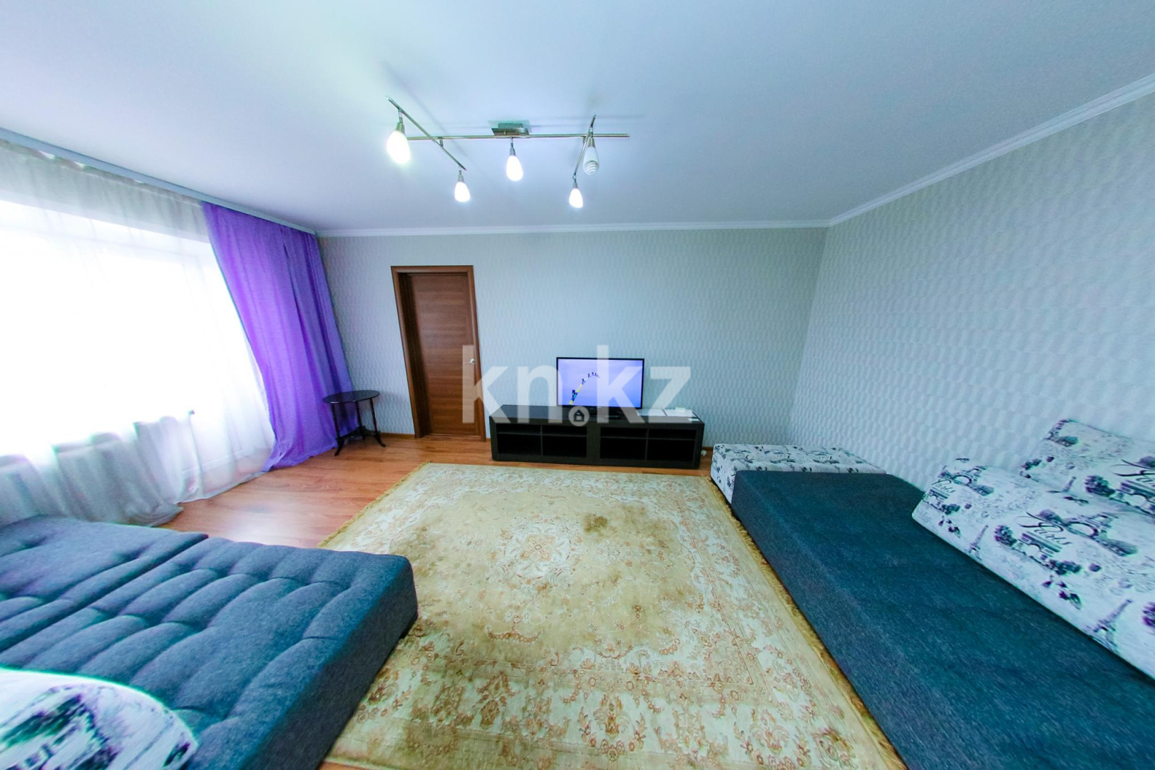 Аренда 2-комнатной квартиры посуточно, 50 м², ул. Кайсенова, дом  123 - Аренда квартир посуточно в Усть-Каменогорске фото 8 из 12