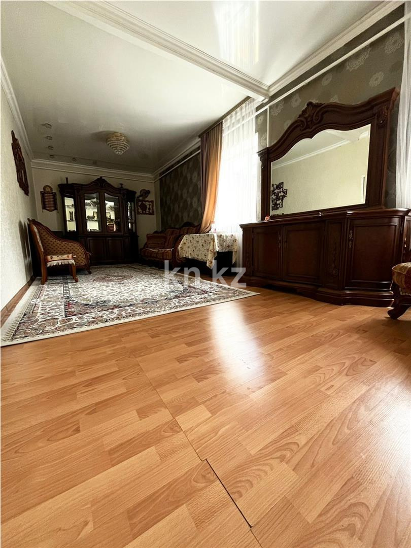 Продажа 4-комнатного дома, 100 м², ул. Жамбыла - Продажа квартир в Караганде фото 1 из 22