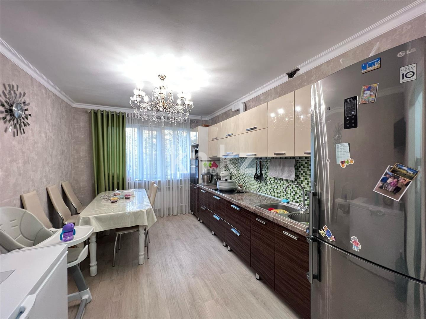 Продажа 3-комнатной квартиры, 85 м², ул. Дюсембекова, дом  35 в Караганде - фото 8