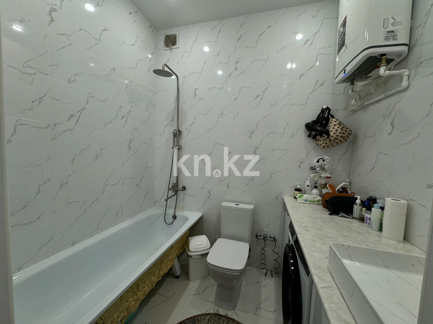 Продажа 2-комнатной квартиры, 40 м², мкр-н Голубые Пруды, дом  456/2 в Караганде - фото 10