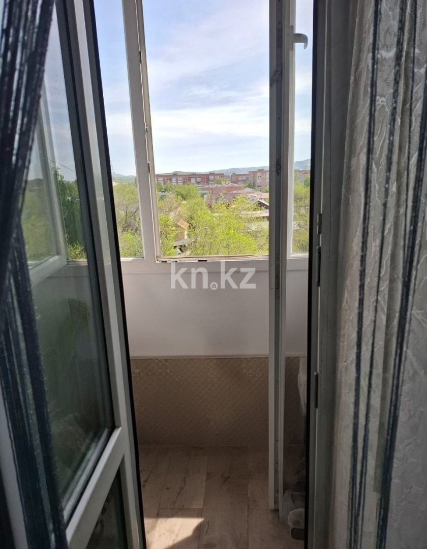 Продажа 3-комнатной квартиры, 52.4 м² - Продажа квартир в Усть-Каменогорске фото 5 из 12